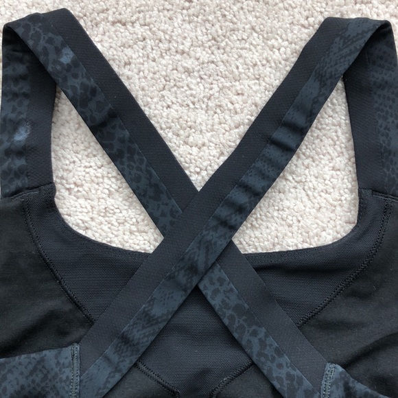Lululemon black and grey snake print sports bra. Size 8. Worn twice! - Picture 5 of 7